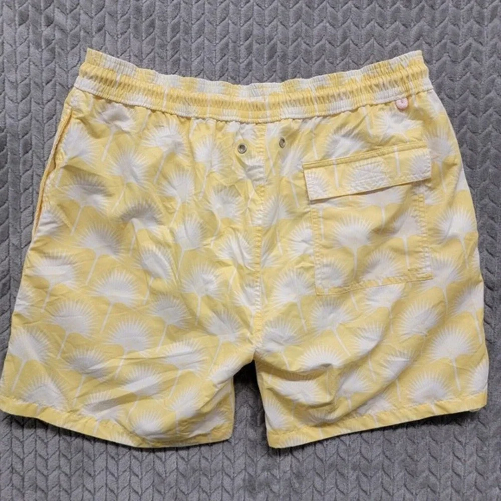 Pink House Mustique All Over Tree Print Swim‎ Trunks Men’s size 36 Yellow White